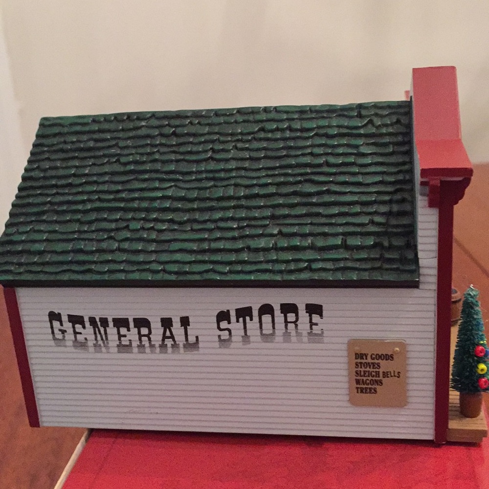 Hallmark Sarah Plain &Tall Parkley’s General Store - Picture 5 of 8